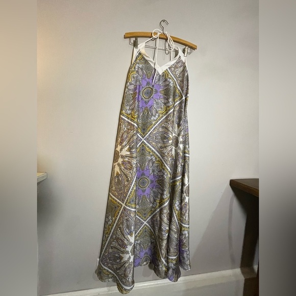 Forever 21 Dresses & Skirts - Forever 21 Loose Colorful Printed Maxi Dress with Open Back - Paisley